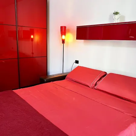 Appartamento Laura S Garden - Romantic Place And Private Parking Milano